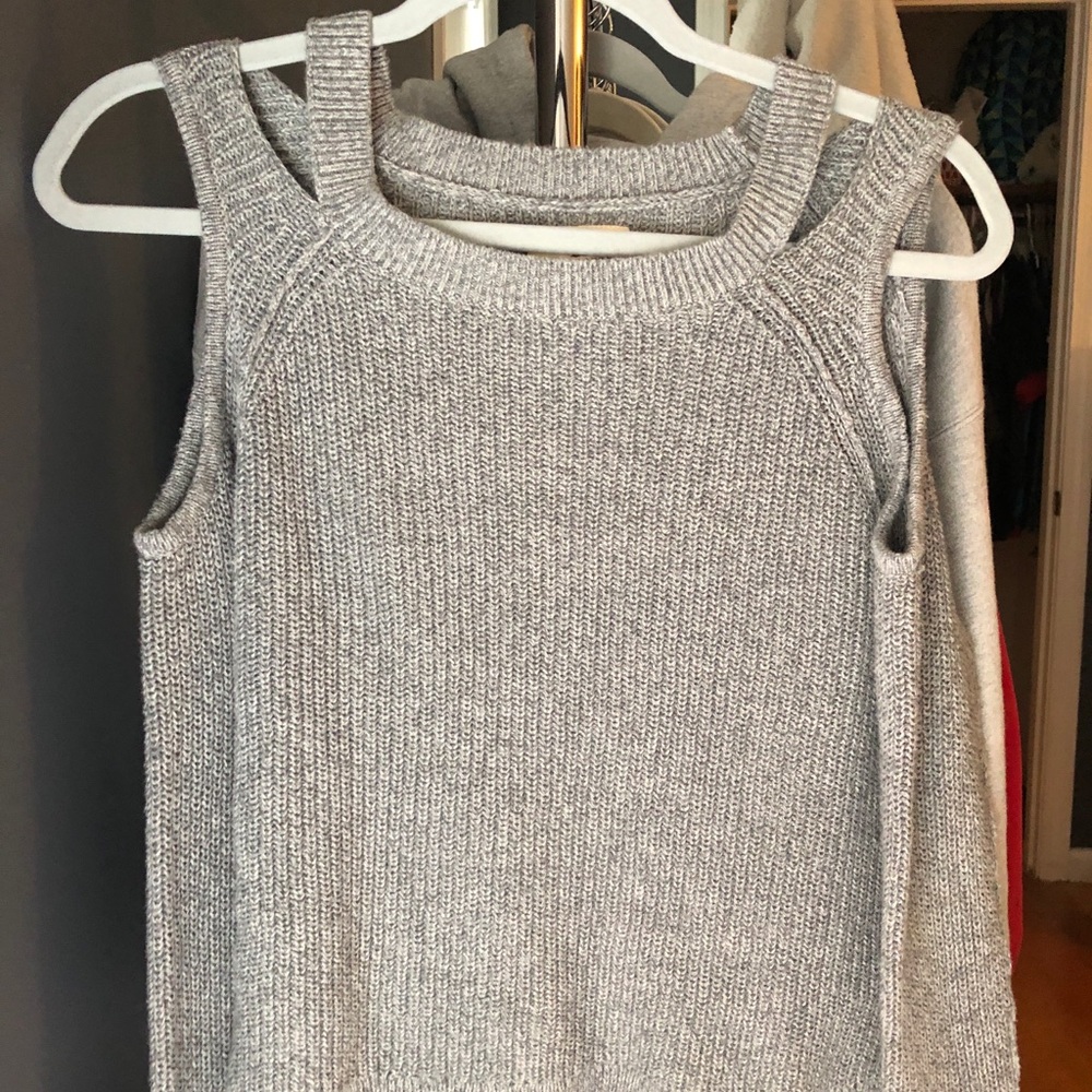 hollister grey sweater